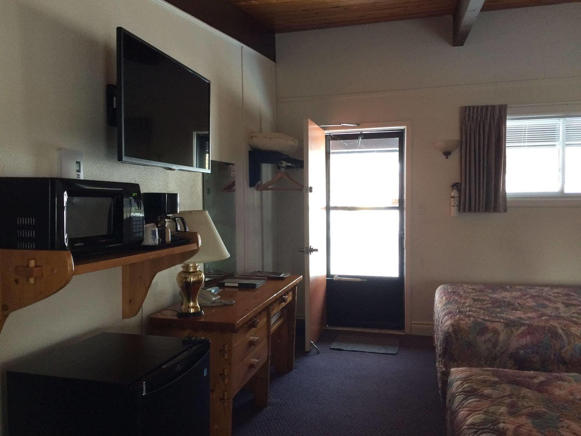 Lakeview Motel Haliburton Dış mekan fotoğraf